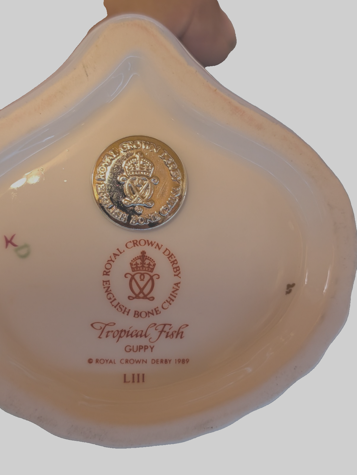 ROYAL CROWN DERBY PORZELLAN FISCH BRIEFBESCHWERER IM FORM EINES FISCHES TOP