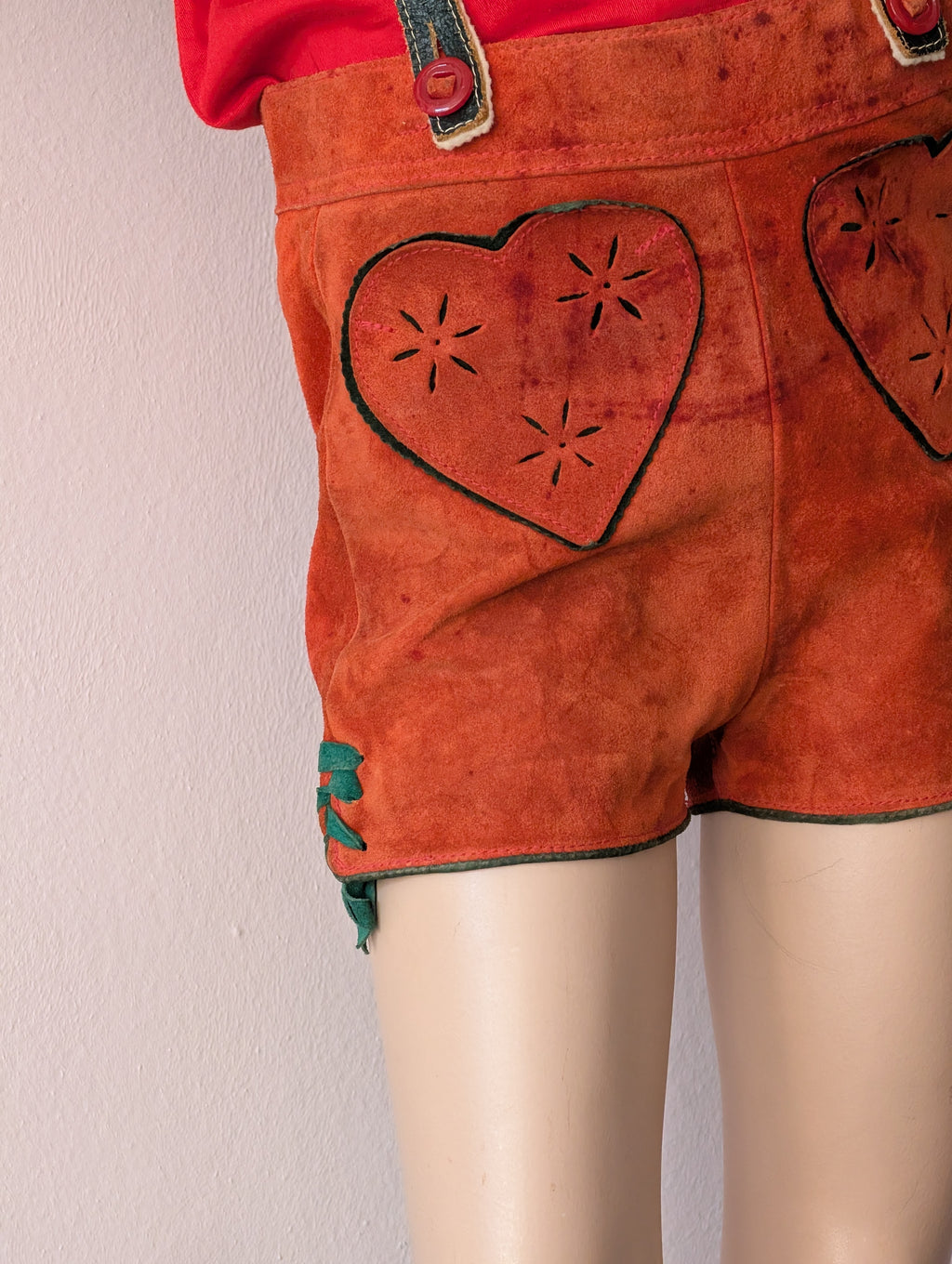 Vintage Schaufensterpuppe Junge mit Lederkleid – 1970er Jahre, Seltenes Sammlerstück, ca. 125 cm