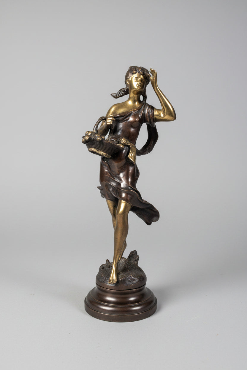 Antike Französische Bronze Skulptur – Junge Dame – 45 cm – Frankreich