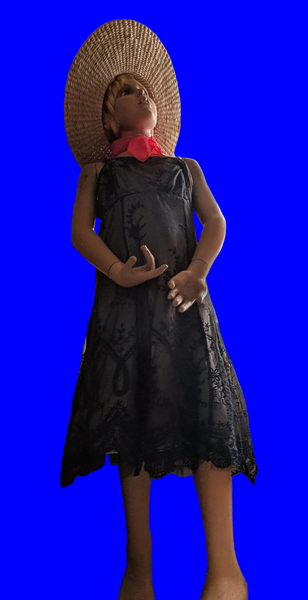 Kind Schaufensterpuppe mit Kleid und Hut – Antik, Liebhaberstück