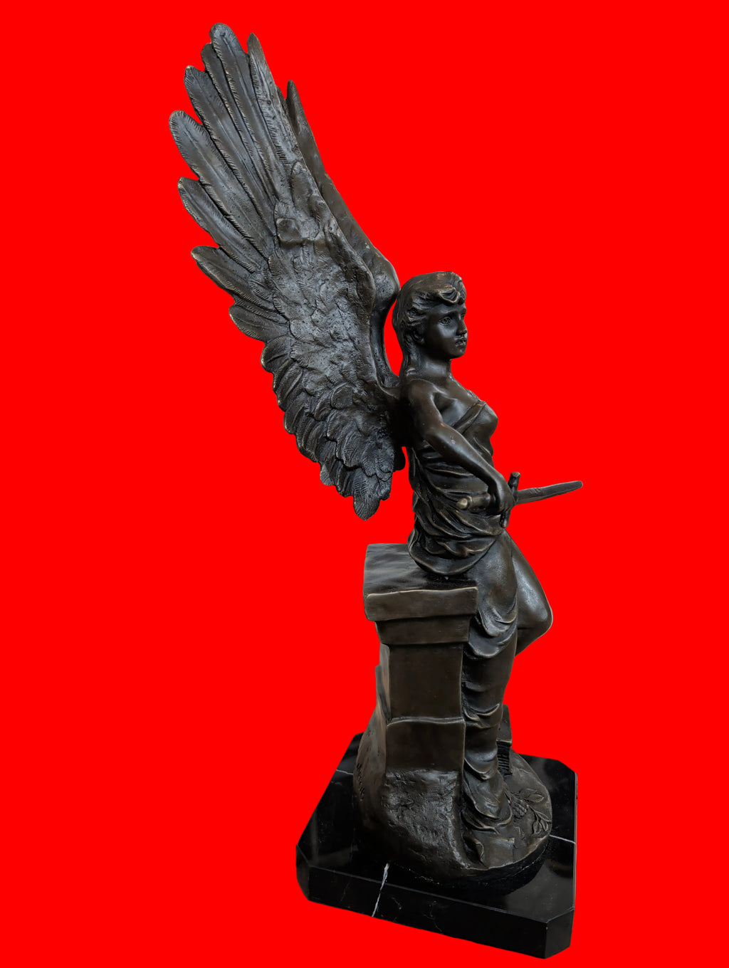 Bronzeskulptur Geflügelte Römische Göttin auf Marmorsockel – Signiert, 55 cm, 9 kg