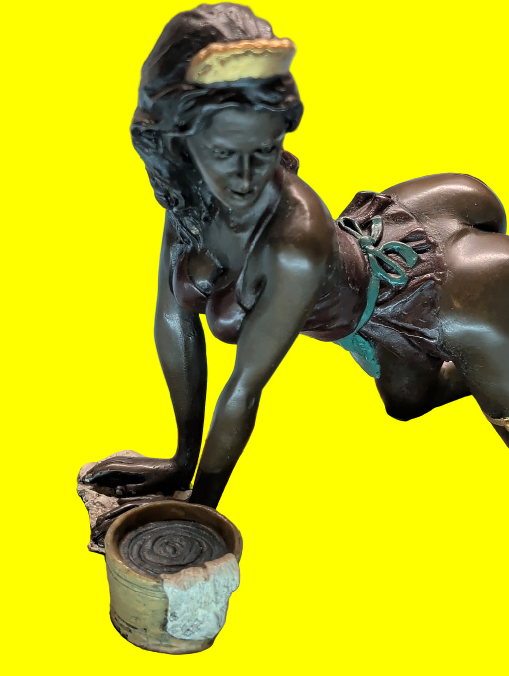 Bronze viennoise moderne, femme à genoux – Marquée, Très détaillée, 21 cm