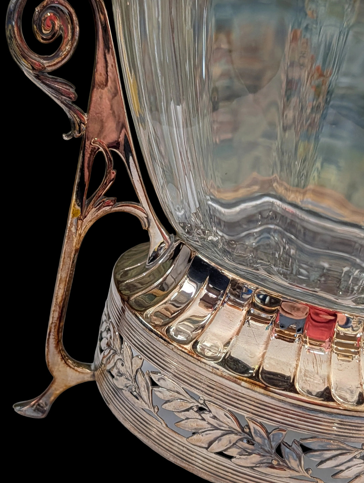 Glas-Amphore mit versilbertem Deckel