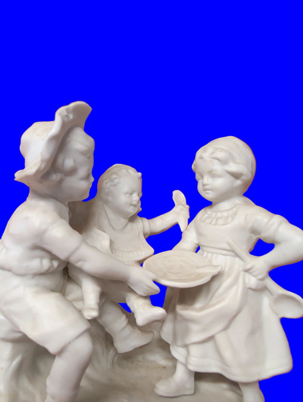 Antike Bisquit Porzellan Figurengruppe – 3 Spielende Kinder – 11 cm – 19./20. Jh.
