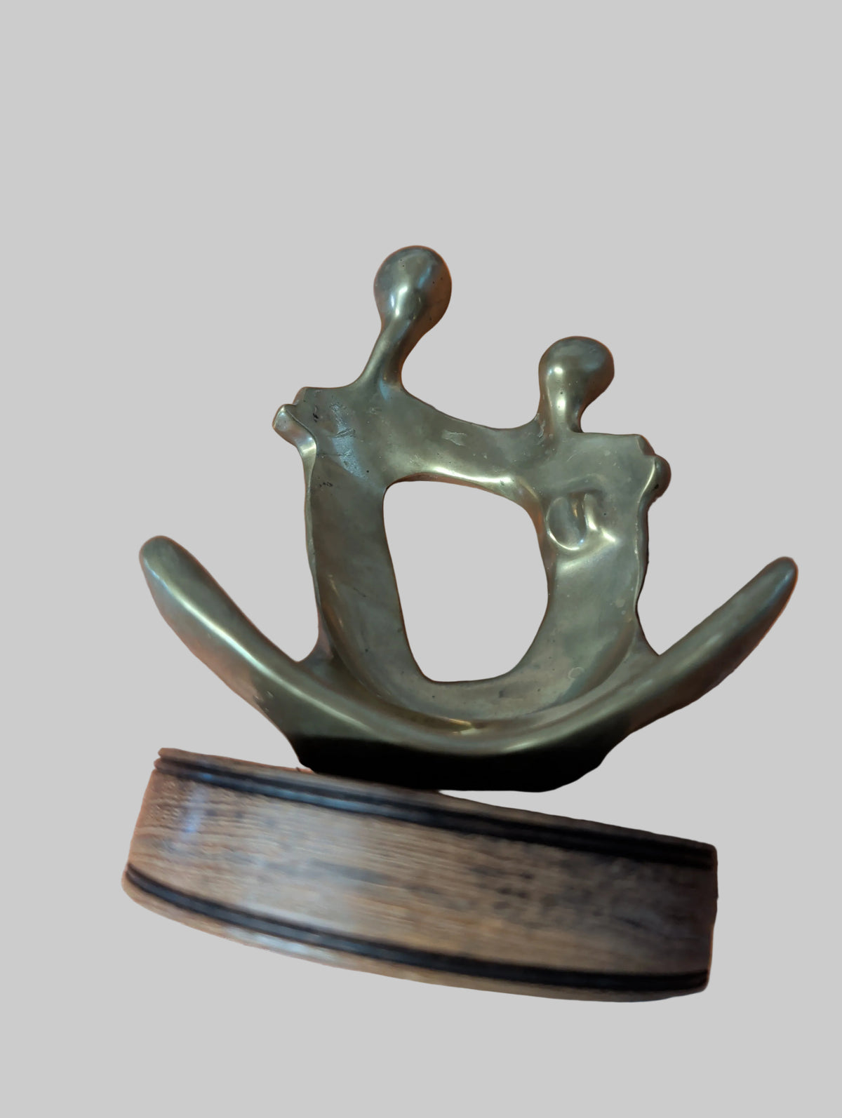 Antike Bronze Figur – Liebe und Verbundenheit – Auf Rundem Holzsockel – 24 cm