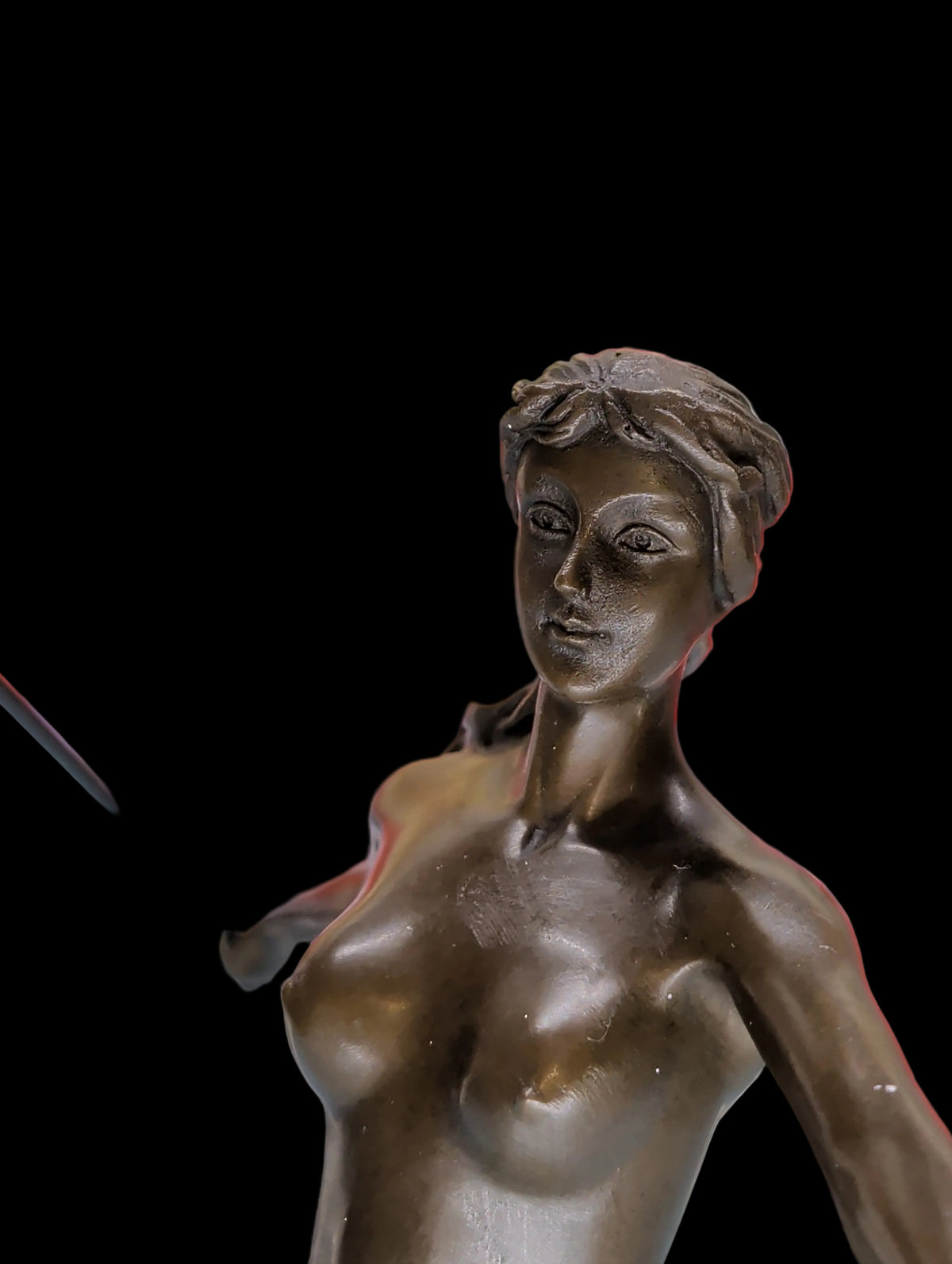 Bronzeskulptur Diana Kriegerin mit Speer – Signiert R. Leger, Art Déco, 41 cm