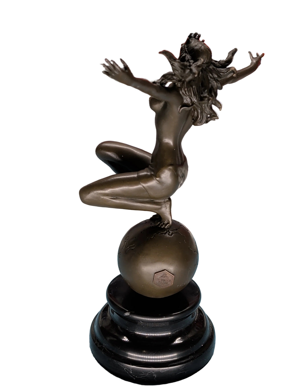 Moderne Bronzefigur Erdgöttin auf Weltkugel – Signiert, Gemarkt, 100% Bronze, 26 cm