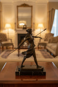 Bronzeskulptur Diana Kriegerin mit Speer – Signiert R. Leger, Art Déco, 41 cm
