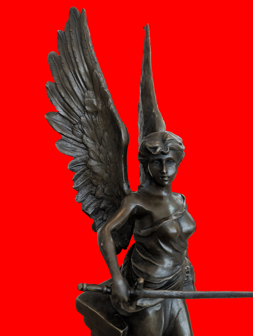 Bronzeskulptur Geflügelte Römische Göttin auf Marmorsockel – Signiert, 55 cm, 9 kg