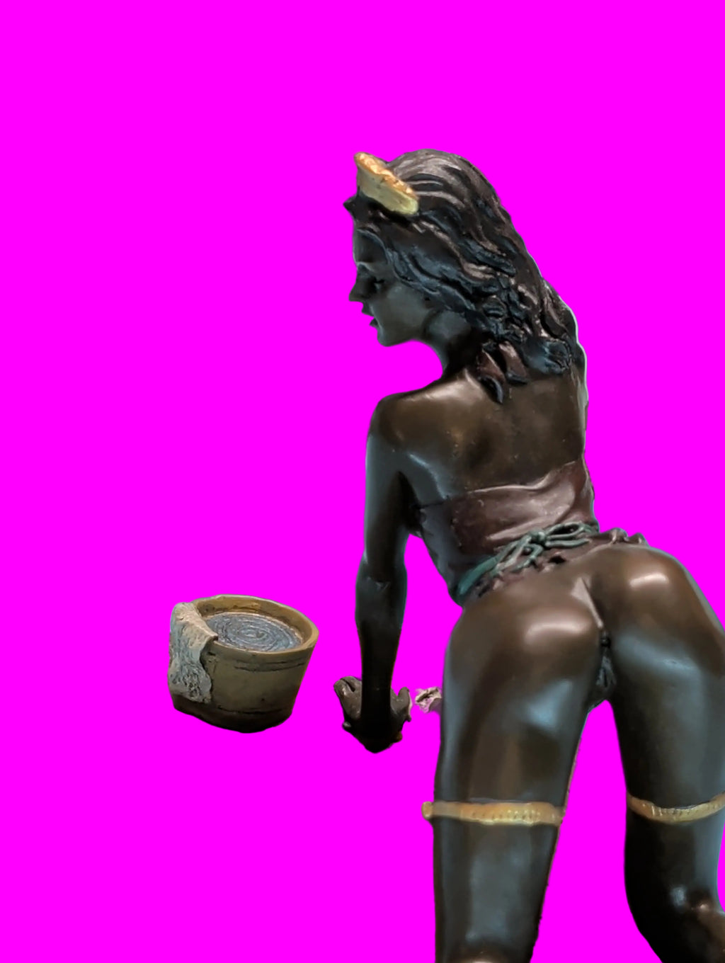 Bronze viennoise moderne, femme à genoux – Marquée, Très détaillée, 21 cm