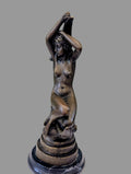Bronze Figur Dame am Mond – 33 cm Hoch, Dekorative Skulptur