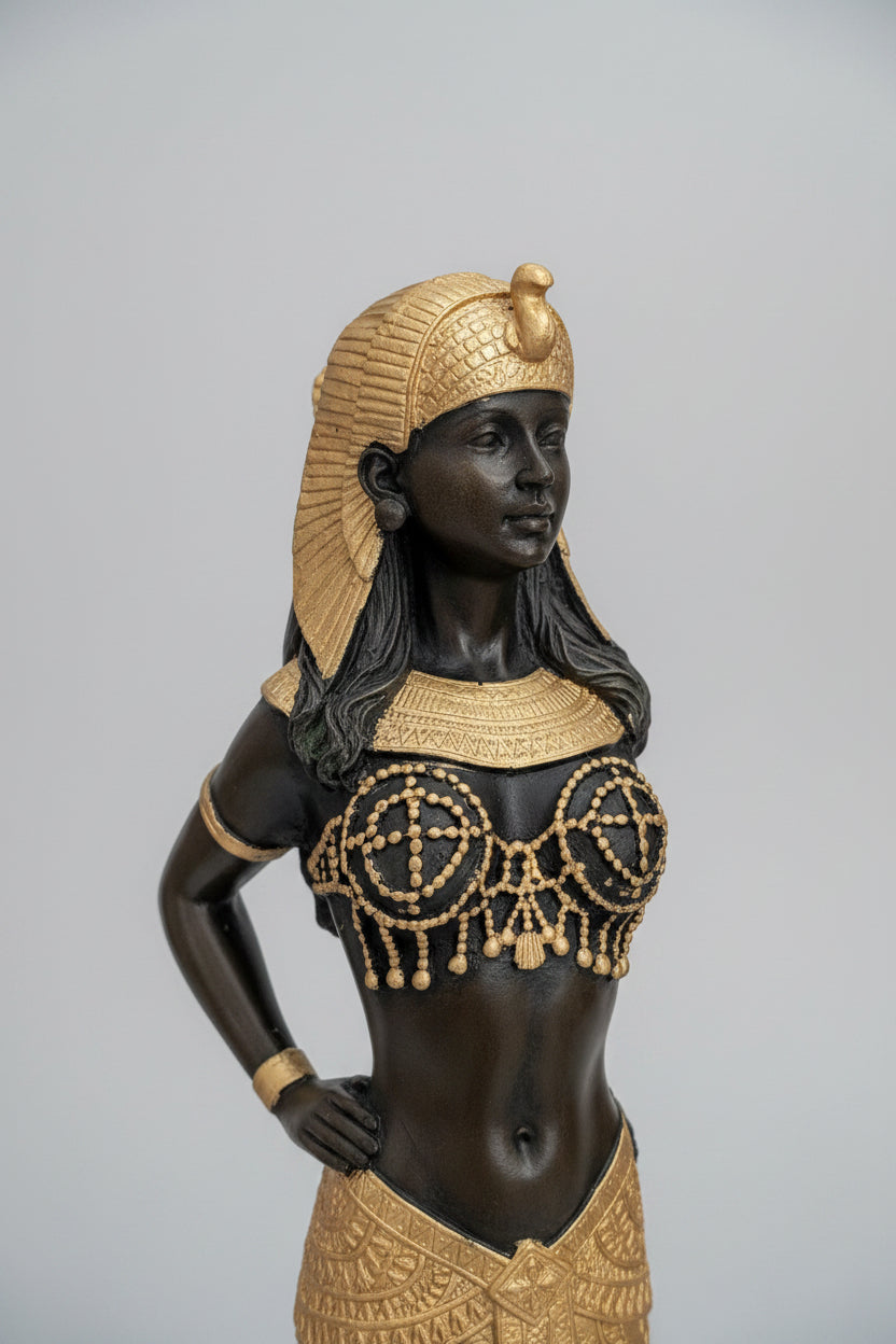 Kleopatra mit Panther – Grosse Goldfarbige Figur, Liebhaberstück