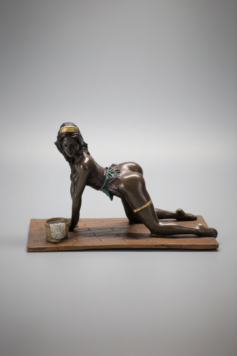 Bronze viennoise moderne, femme à genoux – Marquée, Très détaillée, 21 cm