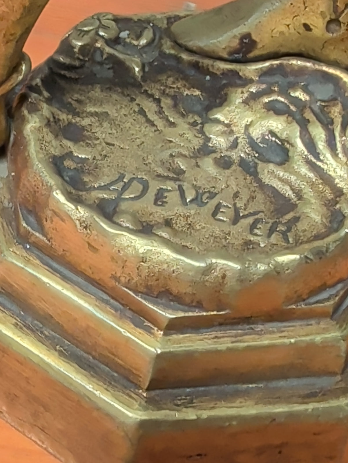 Antike Bronze Figur Teufel / Mephisto mit Laute – Signiert A. De Wever – 28 cm